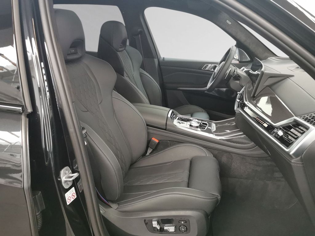 BMW X7 M60i xDrive Msport PRO | FACELIFT | předváděcí auto na dovoz | přímo od německého autorizovaného prodejce | luxusní černé benzínové SUV | černá kůže | skvělá výbava | auto ihned k předání | více info a nákup online na AUTOiBUY.com